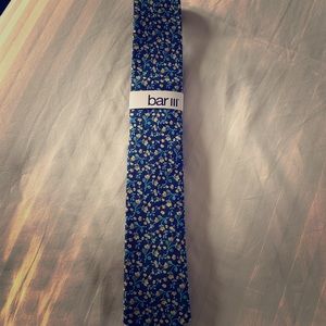 New Men’s Bar III navy, yellow, & green floral tie